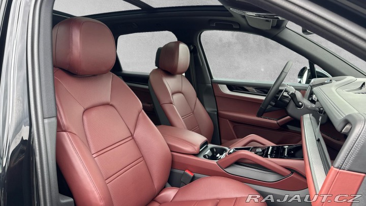 Porsche Cayenne 2025