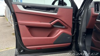 Porsche Cayenne  2025