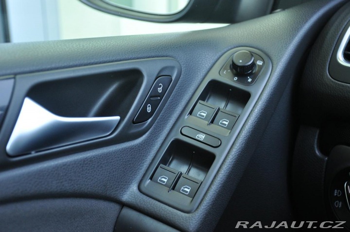 Volkswagen Golf 1.6TDi 2xKOLA A/C 2012