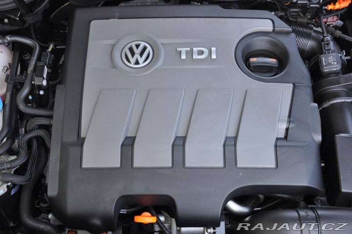 Volkswagen Golf 1.6TDi 2xKOLA A/C 2012