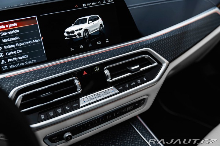 BMW X5 xDrive 40 i M Sport, Masá 2022