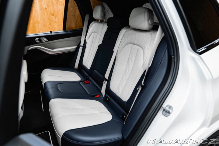 BMW X5 xDrive 40 i M Sport, Masá 2022