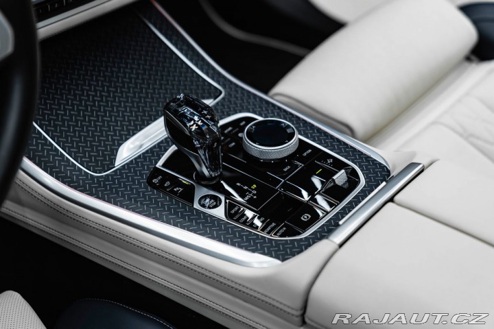 BMW X5 xDrive 40 i M Sport, Masá 2022