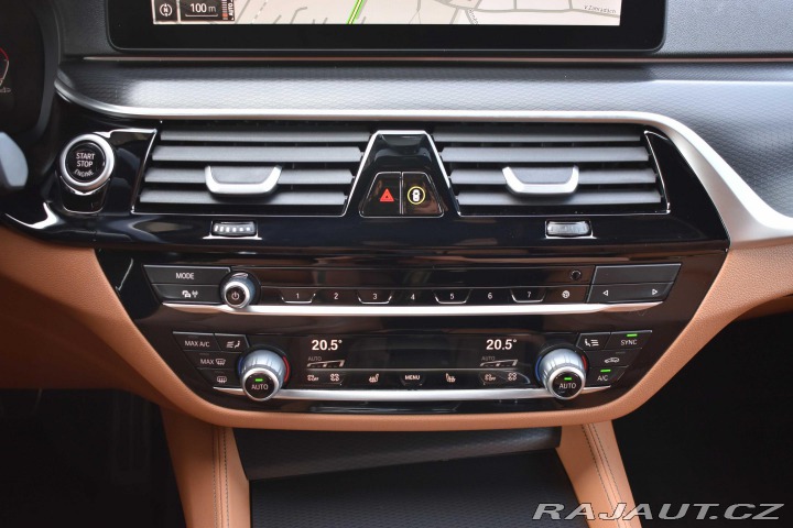 BMW 5 530d xD ///M TAŽNÉ*ZÁRUKA 2022