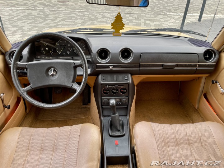 Mercedes-Benz 123 200 1982