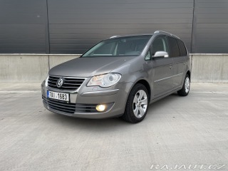 Volkswagen Touran 2.0 TDI 5MÍST TAŽNÉ
