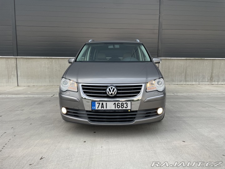 Volkswagen Touran 2.0 TDI 5MÍST TAŽNÉ 2008