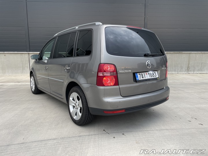 Volkswagen Touran 2.0 TDI 5MÍST TAŽNÉ 2008