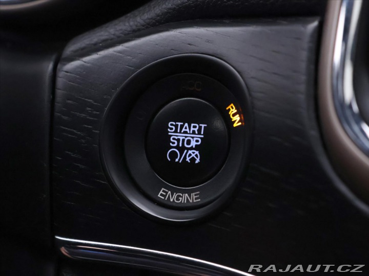 Jeep Grand Cherokee 3,0 V6 184kW SUMMIT Pano. 2015