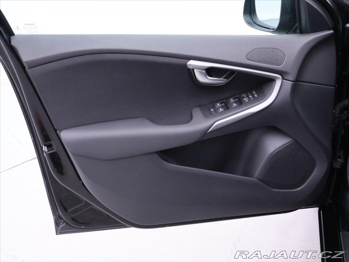 Volvo V40 2,0 T3 112KW CZ FULL LED 2019
