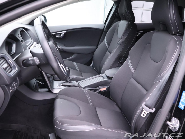 Volvo V40 2,0 T3 112KW CZ FULL LED 2019