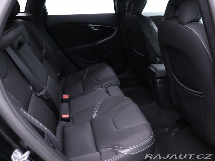 Volvo V40 2,0 T3 112KW CZ FULL LED 2019