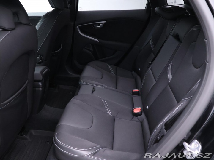 Volvo V40 2,0 T3 112KW CZ FULL LED 2019