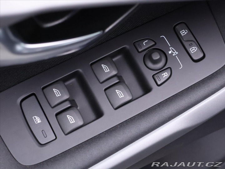 Volvo V40 2,0 T3 112KW CZ FULL LED 2019