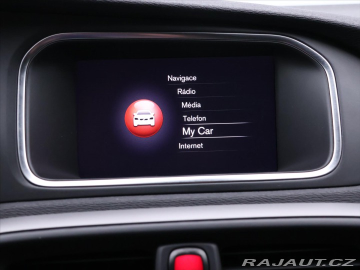 Volvo V40 2,0 T3 112KW CZ FULL LED 2019