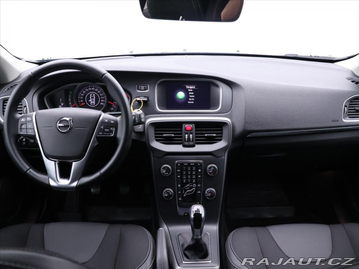 Volvo V40 2,0 T3 112KW CZ FULL LED 2019