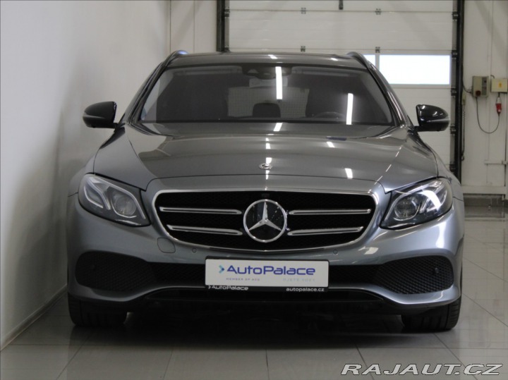 Mercedes-Benz E 3,5 400 4M Vzduch Head-UP 2017