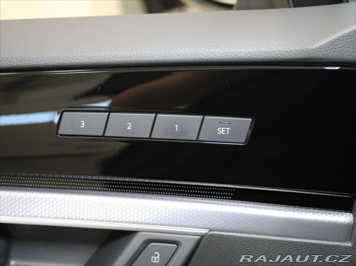 Volkswagen Touareg 3,0 210kW R-Line VZDUCH T 2023