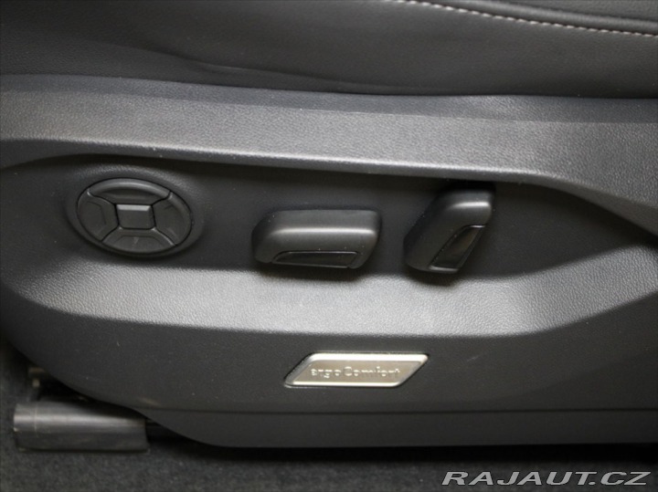Volkswagen Touareg 3,0 210kW R-Line VZDUCH T 2023