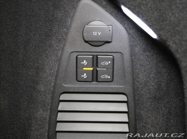 Volkswagen Touareg 3,0 210kW R-Line VZDUCH T 2023