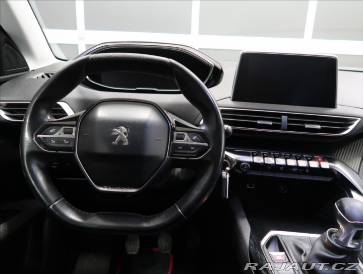 Peugeot 5008 2,0 HDi 110KW 7-míst 2017