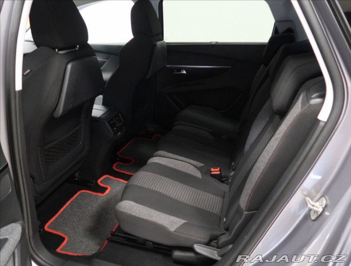 Peugeot 5008 2,0 HDi 110KW 7-míst 2017