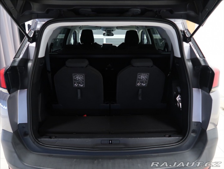 Peugeot 5008 2,0 HDi 110KW 7-míst 2017