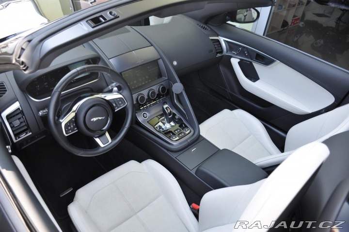 Jaguar F-Type P300 MERIDIAN REZERVACE 2021