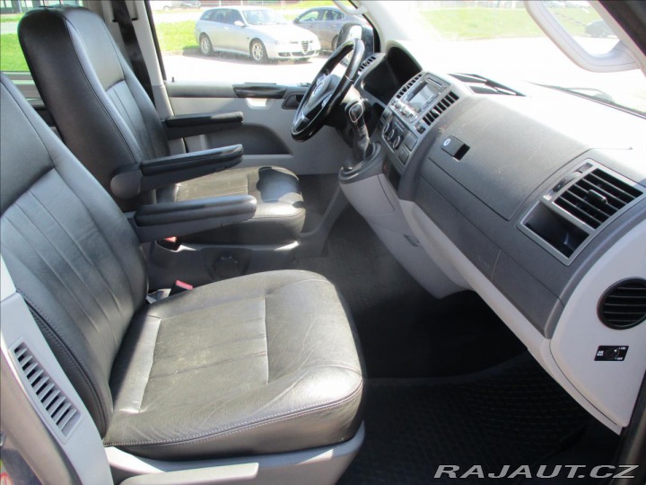 Volkswagen Transporter 2,0 TDi 103kw LONG DSG Ta 2013
