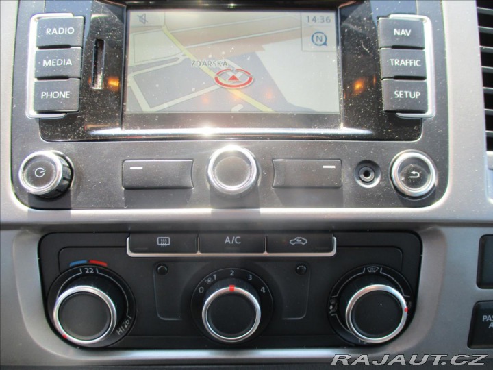 Volkswagen Transporter 2,0 TDi 103kw LONG DSG Ta 2013