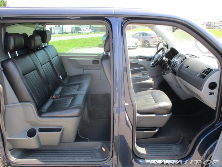 Volkswagen Transporter 2,0 TDi 103kw LONG DSG Ta 2013