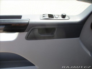 Volkswagen Transporter 2,0 TDi 103kw LONG DSG Ta 2013