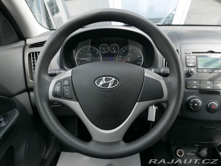 Hyundai i30 1,4 CVVT 80kW Kombi ČR 2010