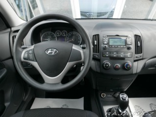 Hyundai i30 1,4 CVVT 80kW Kombi ČR 2010