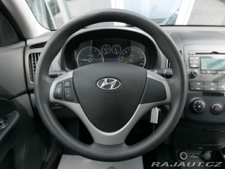 Hyundai i30 1,4 CVVT 80kW Kombi ČR 2010
