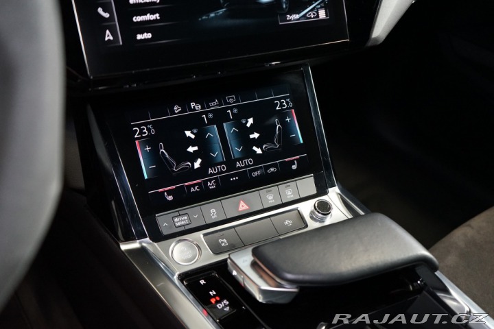 Audi e-tron 55*QUATTRO*PANO*ZÁRUKA*MA 2020