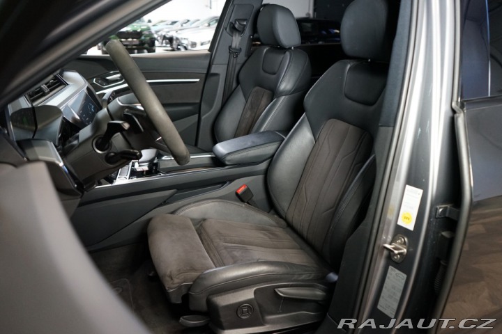 Audi e-tron 55*QUATTRO*PANO*ZÁRUKA*MA 2020