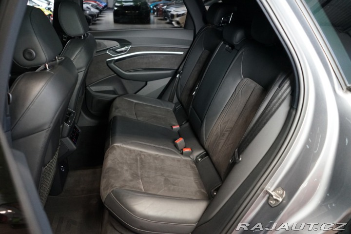 Audi e-tron 55*QUATTRO*PANO*ZÁRUKA*MA 2020