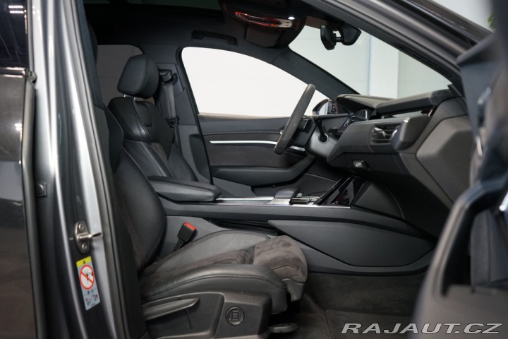 Audi e-tron 55*QUATTRO*PANO*ZÁRUKA*MA 2020