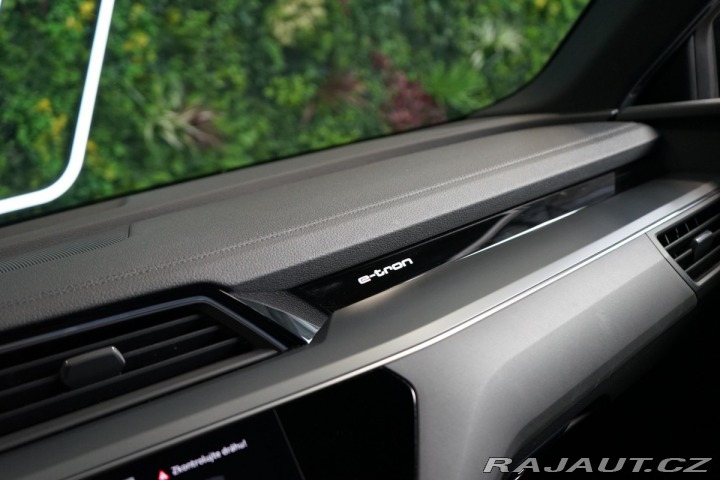Audi e-tron 55*QUATTRO*PANO*ZÁRUKA*MA 2020