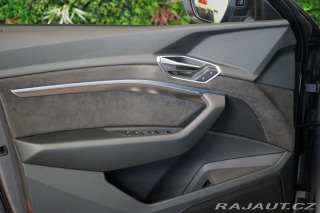 Audi e-tron 55*QUATTRO*PANO*ZÁRUKA*MA 2020