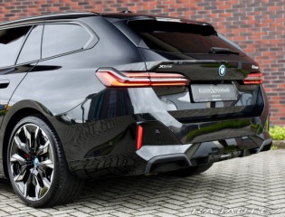 BMW 5 Touring  550e  xDrive M S 2025