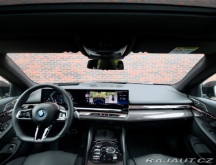BMW 5 Touring  550e  xDrive M S 2025