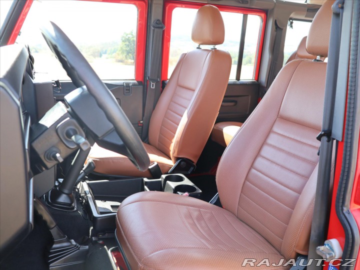 Land Rover Defender 2,4 TD4 4x4 Klima 7-Míst 2011