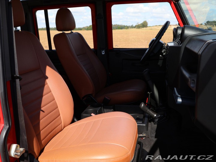 Land Rover Defender 2,4 TD4 4x4 Klima 7-Míst 2011