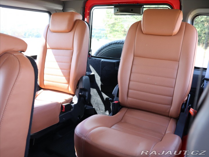 Land Rover Defender 2,4 TD4 4x4 Klima 7-Míst 2011