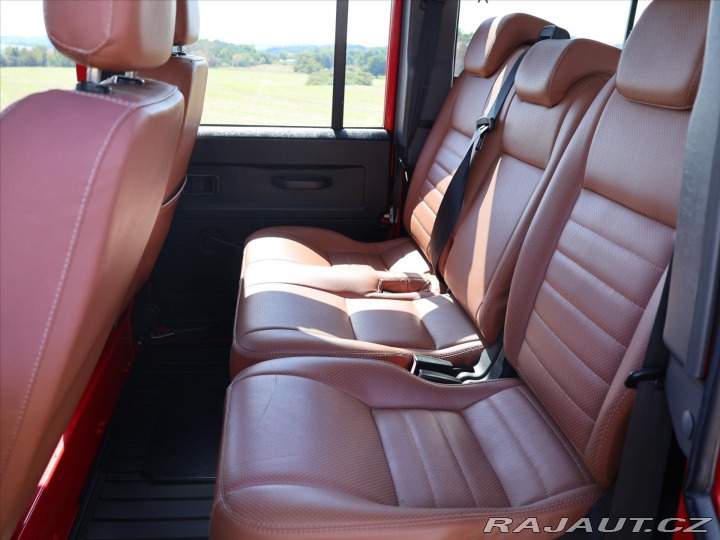 Land Rover Defender 2,4 TD4 4x4 Klima 7-Míst 2011