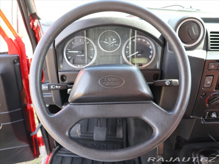 Land Rover Defender 2,4 TD4 4x4 Klima 7-Míst 2011