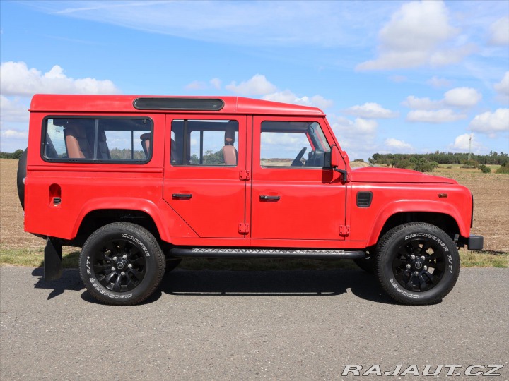 Land Rover Defender 2,4 TD4 4x4 Klima 7-Míst 2011