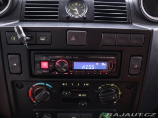 Land Rover Defender 2,4 TD4 7-Míst Kůže A/C 4 2011